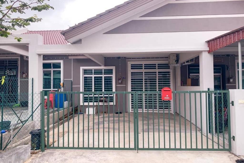 Si_Homestay4U Malacca ภายนอก รูปภาพ